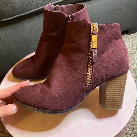 Boots - Picture 2 of 3